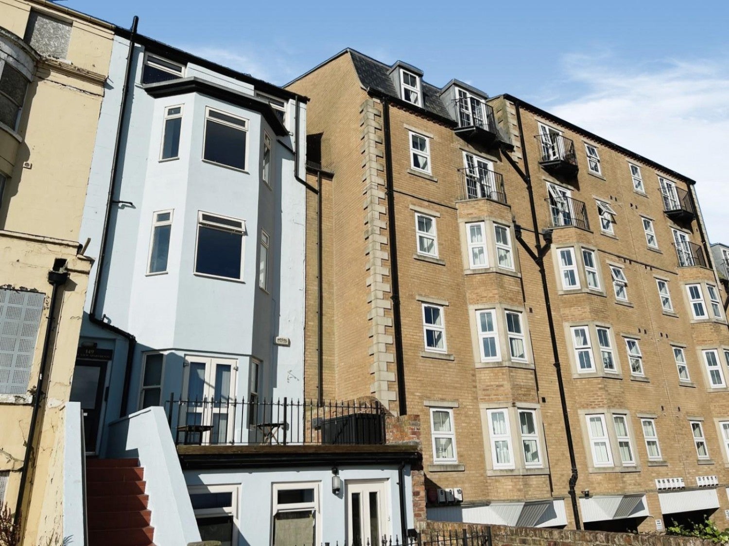 Flat Queen's Parade in Scarborough