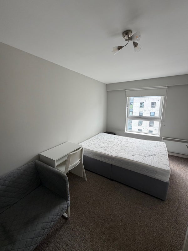 Room Wallace Street in Glasgow
