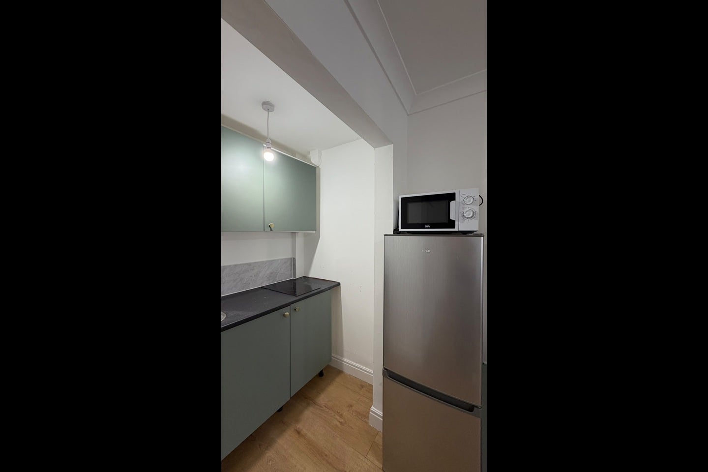 Flat Imperial Drive in Greater London