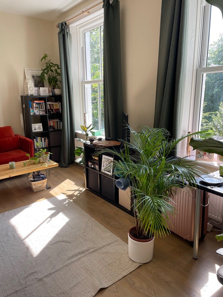 Flat Parkfield Road in Liverpool