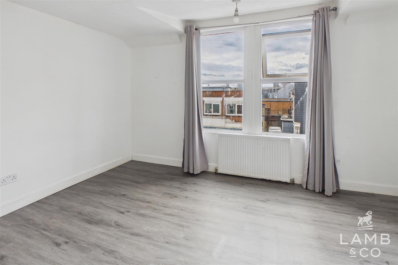 Flat Pallister Road in Clacton-on-Sea