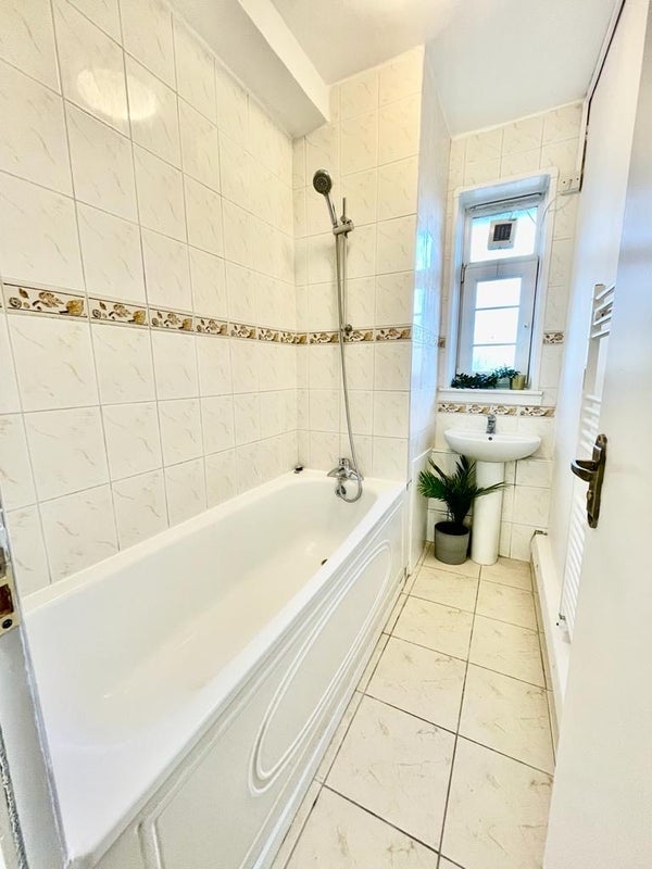 Room Murray Grove in Greater London