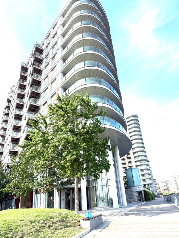 Room Fairmont Avenue in Greater London