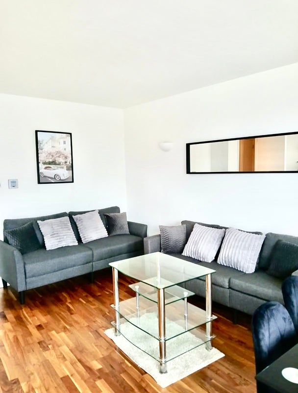 Room Fairmont Avenue in Greater London