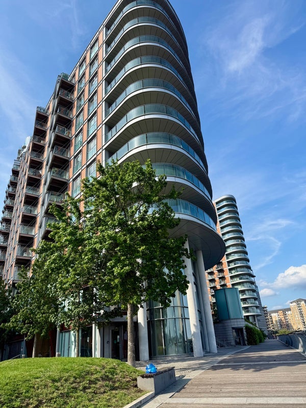 Room Fairmont Avenue in Greater London