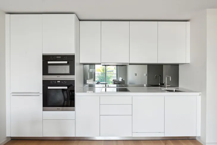Flat Seagrave Road in Greater London