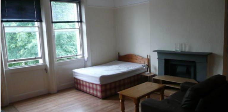 Flat Priory Road in Greater London