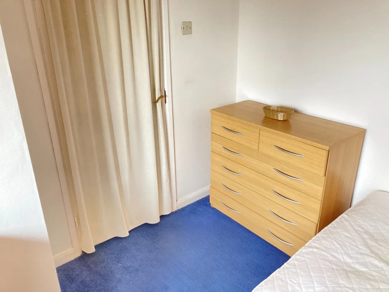 Room Brunswick Road in Greater London
