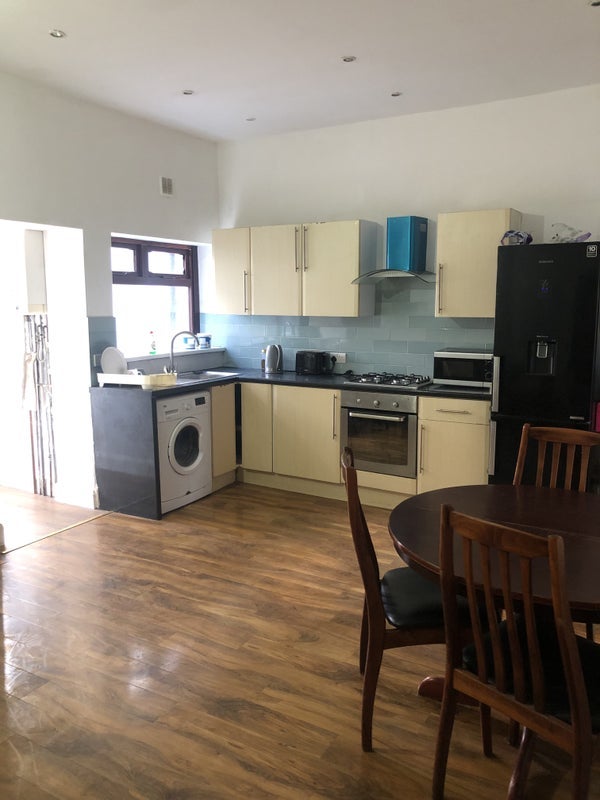 Room Devonshire Road in Greater London