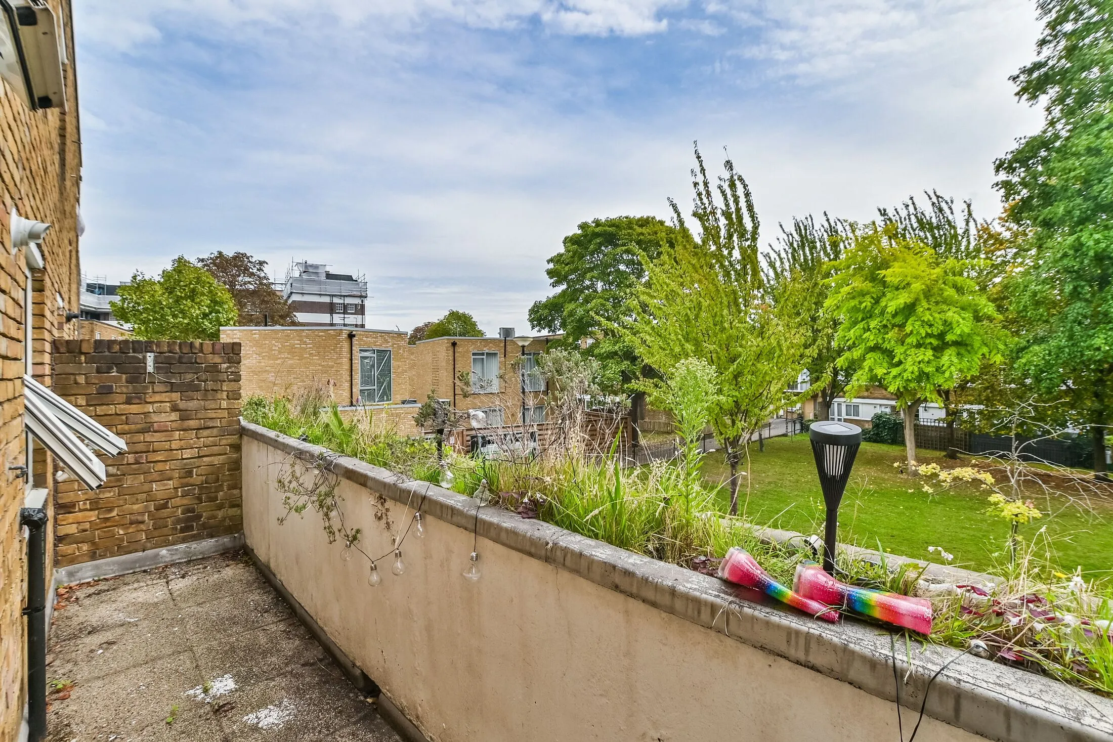 Flat Trefil Walk in Greater London