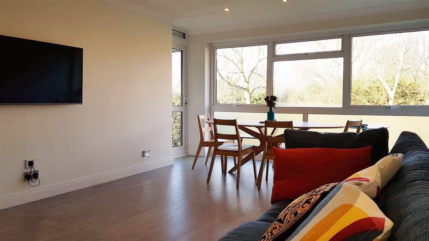 Flat Dennis Lane in Greater London