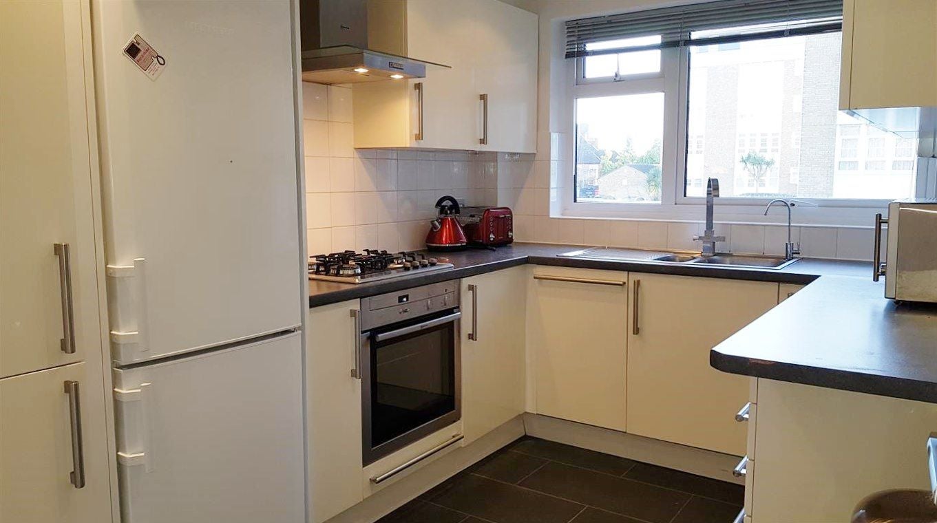 Flat Dennis Lane in Greater London