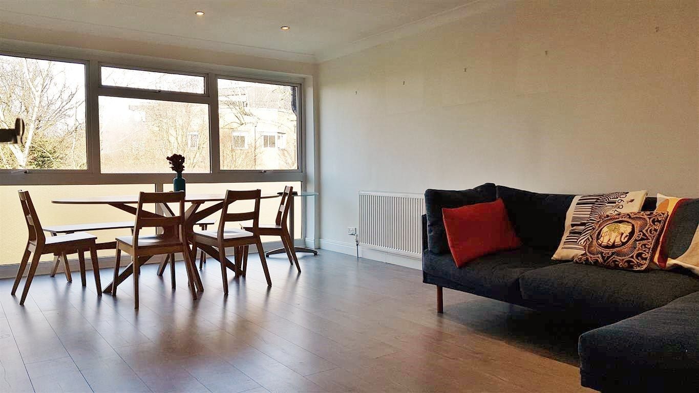 Flat Dennis Lane in Greater London