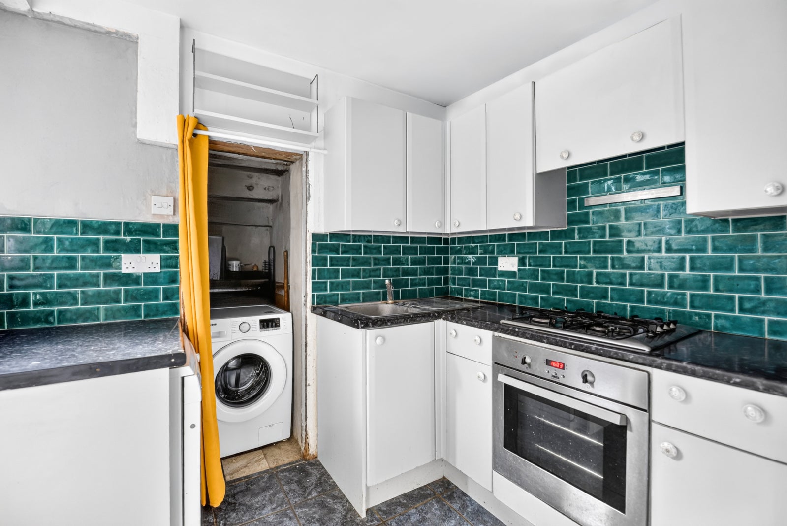 Flat Hardwicke Mews in Greater London