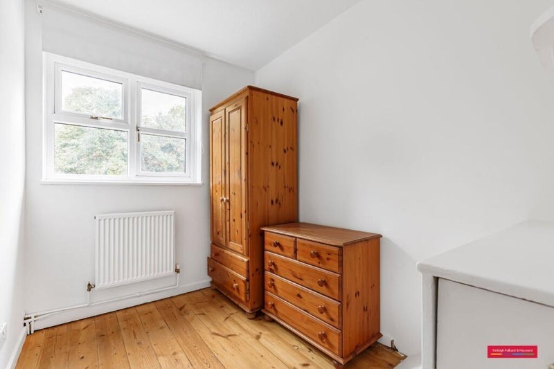 Room Maynard Close in Greater London