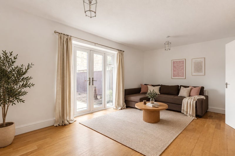 Room Maynard Close in Greater London