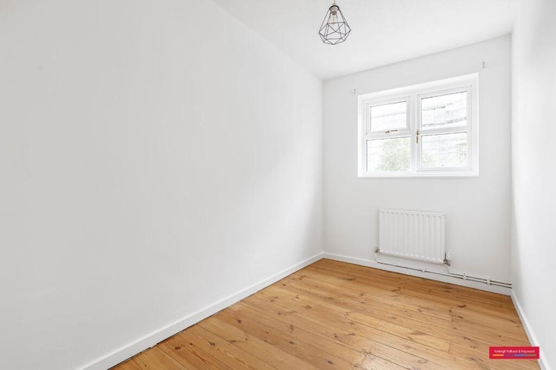 Room Maynard Close in Greater London