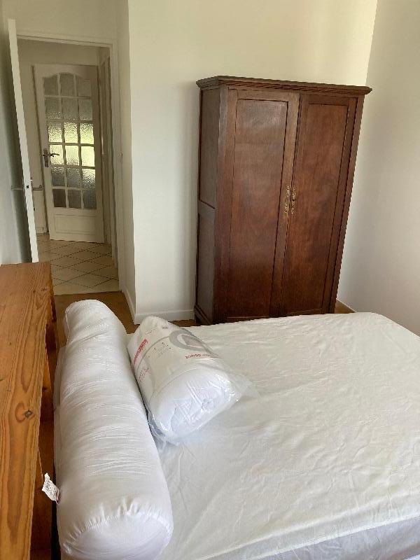 Room Rue des Treilles in Libourne