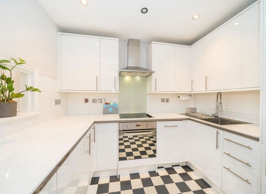 Flat Chelsea Embankment in Greater London