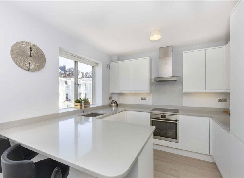 Flat Gloucester Terrace in City of Westminster