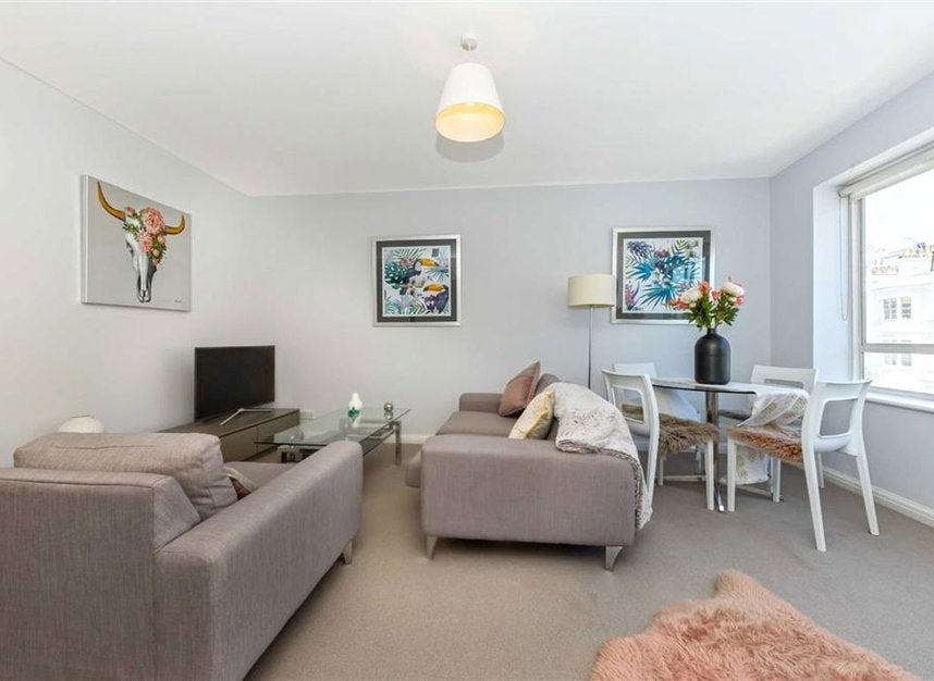 Flat Gloucester Terrace in City of Westminster