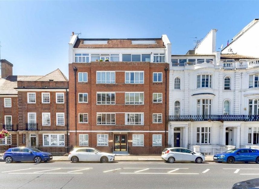 Flat Gloucester Terrace in City of Westminster
