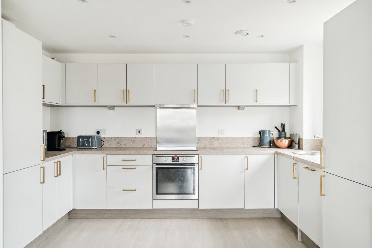 Flat Newsom Place in St Albans
