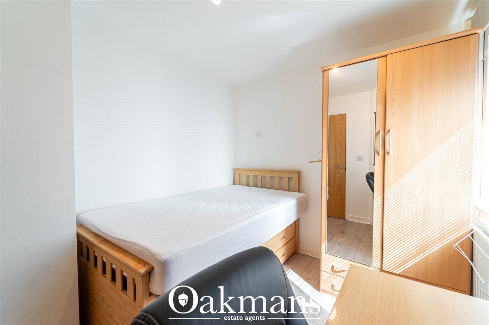 Room Leeson Walk in Birmingham