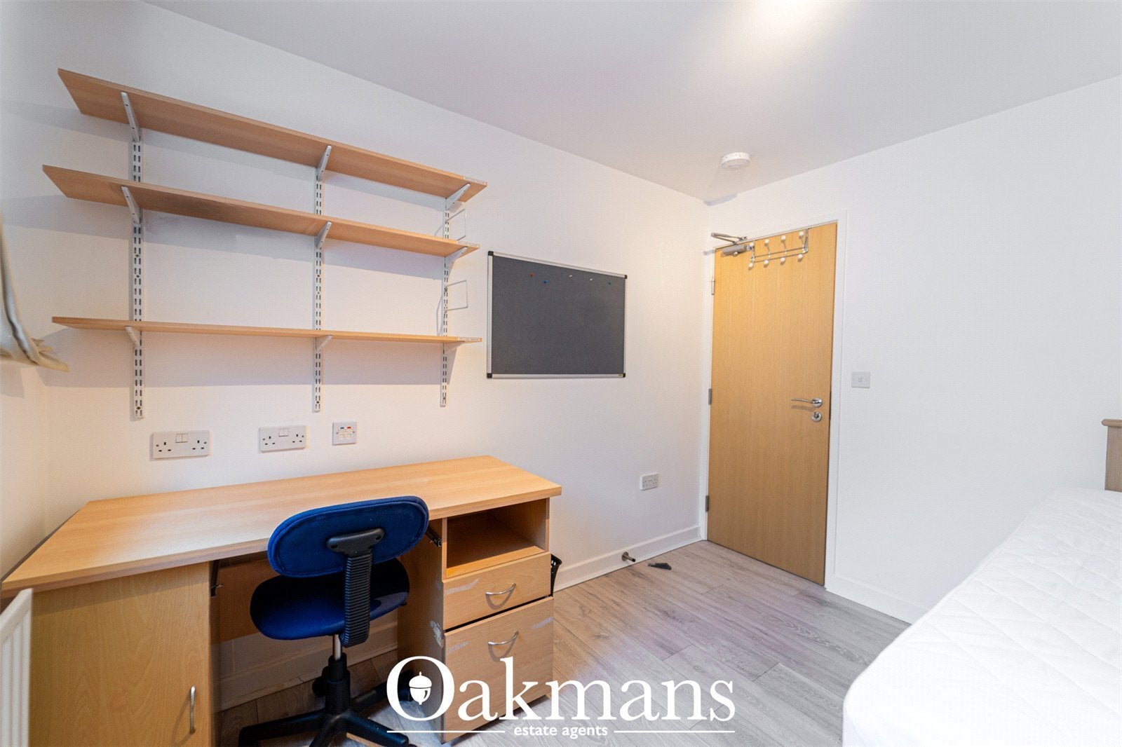 Room Leeson Walk in Birmingham