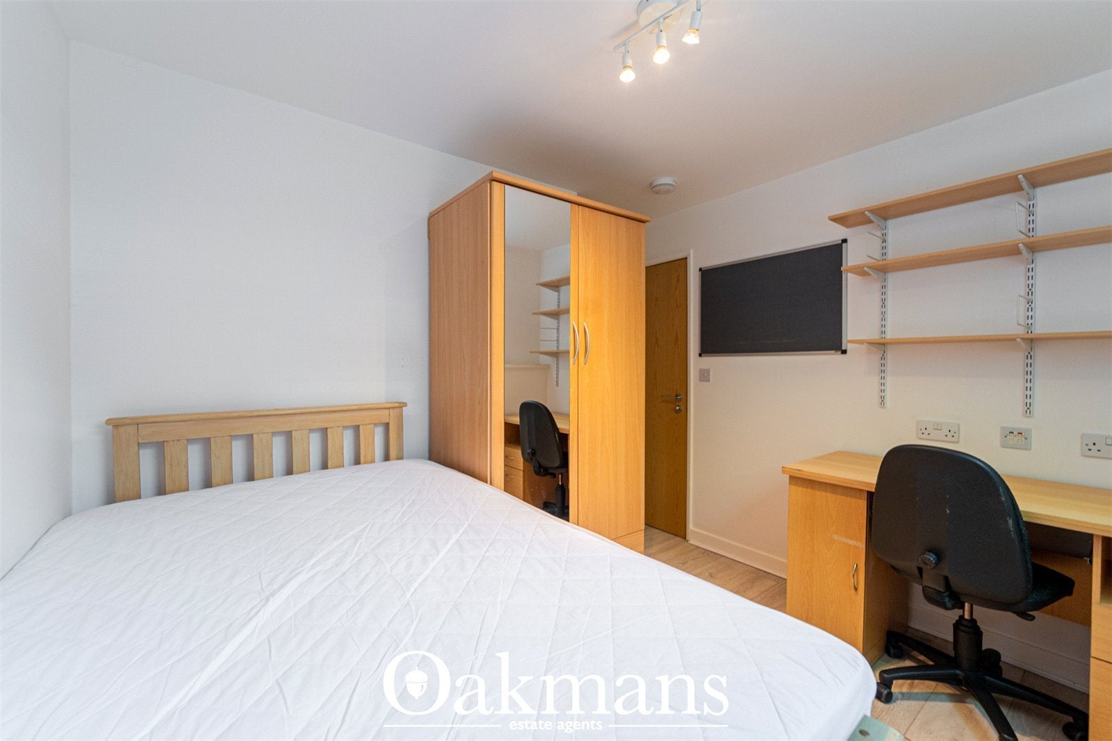 Room Leeson Walk in Birmingham