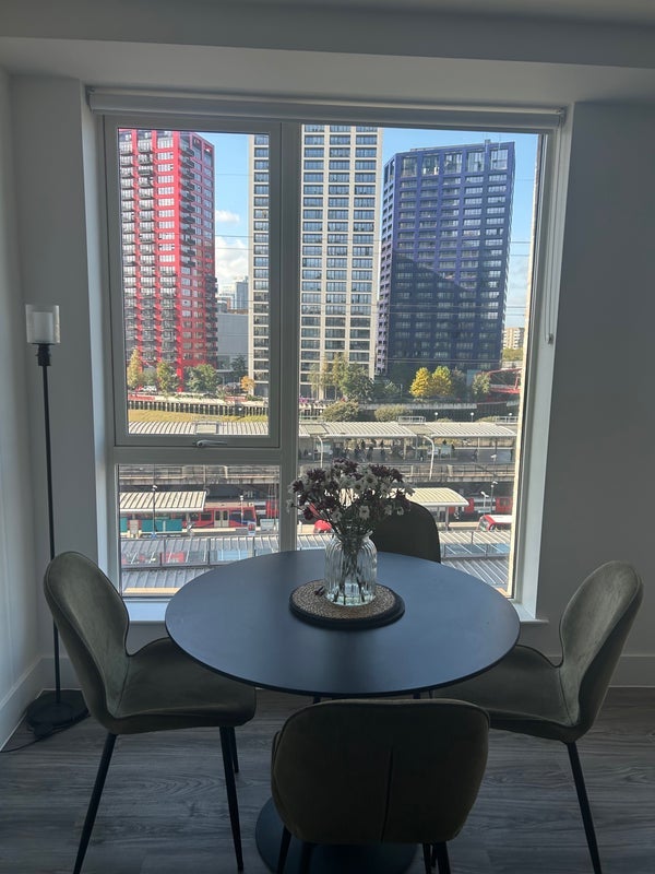 Flat Town Place in Greater London
