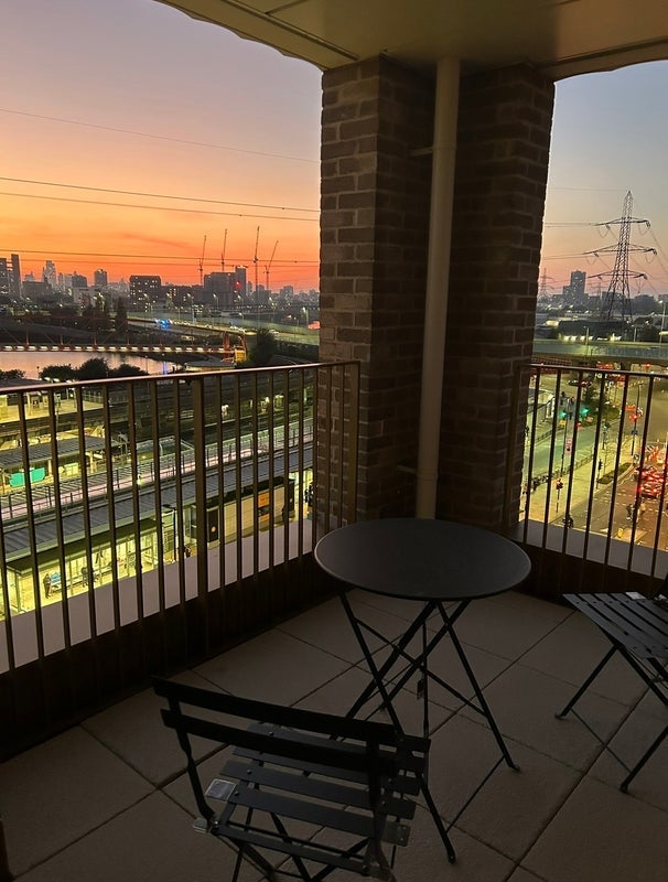 Flat Town Place in Greater London