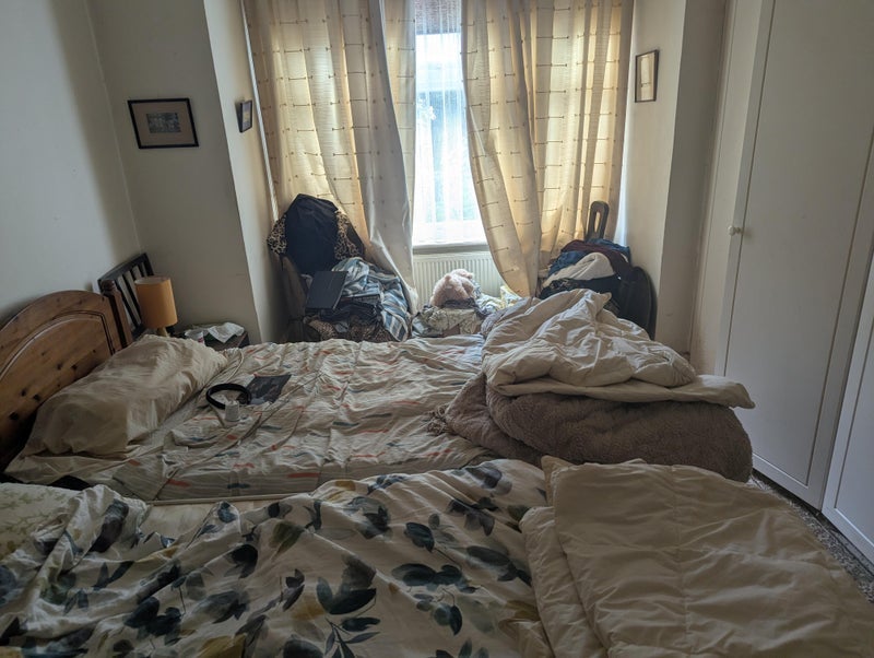 Room Leslie Road in Greater London