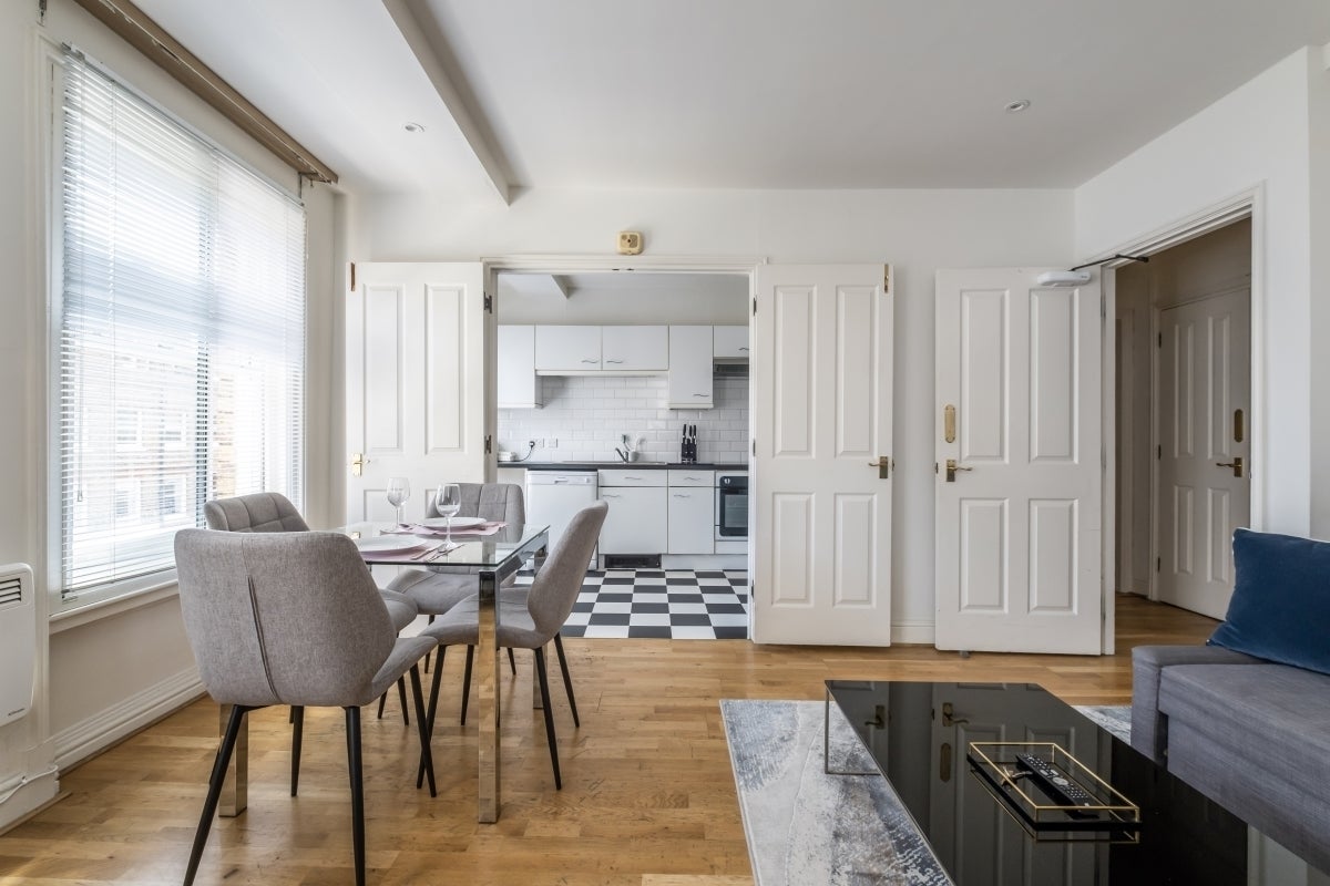 Flat Nottingham Place in City of Westminster