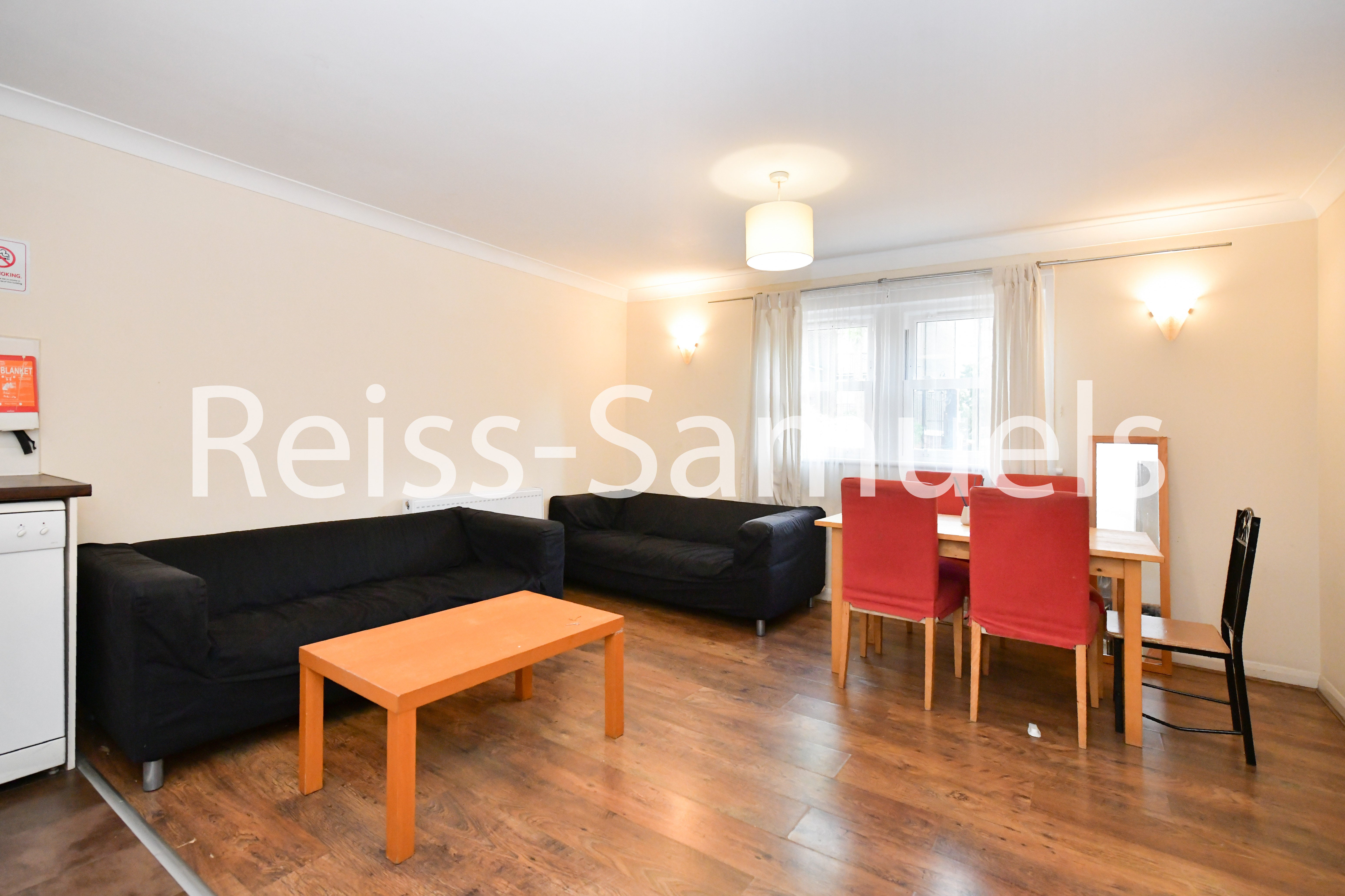 Flat Lockesfield Place in Greater London