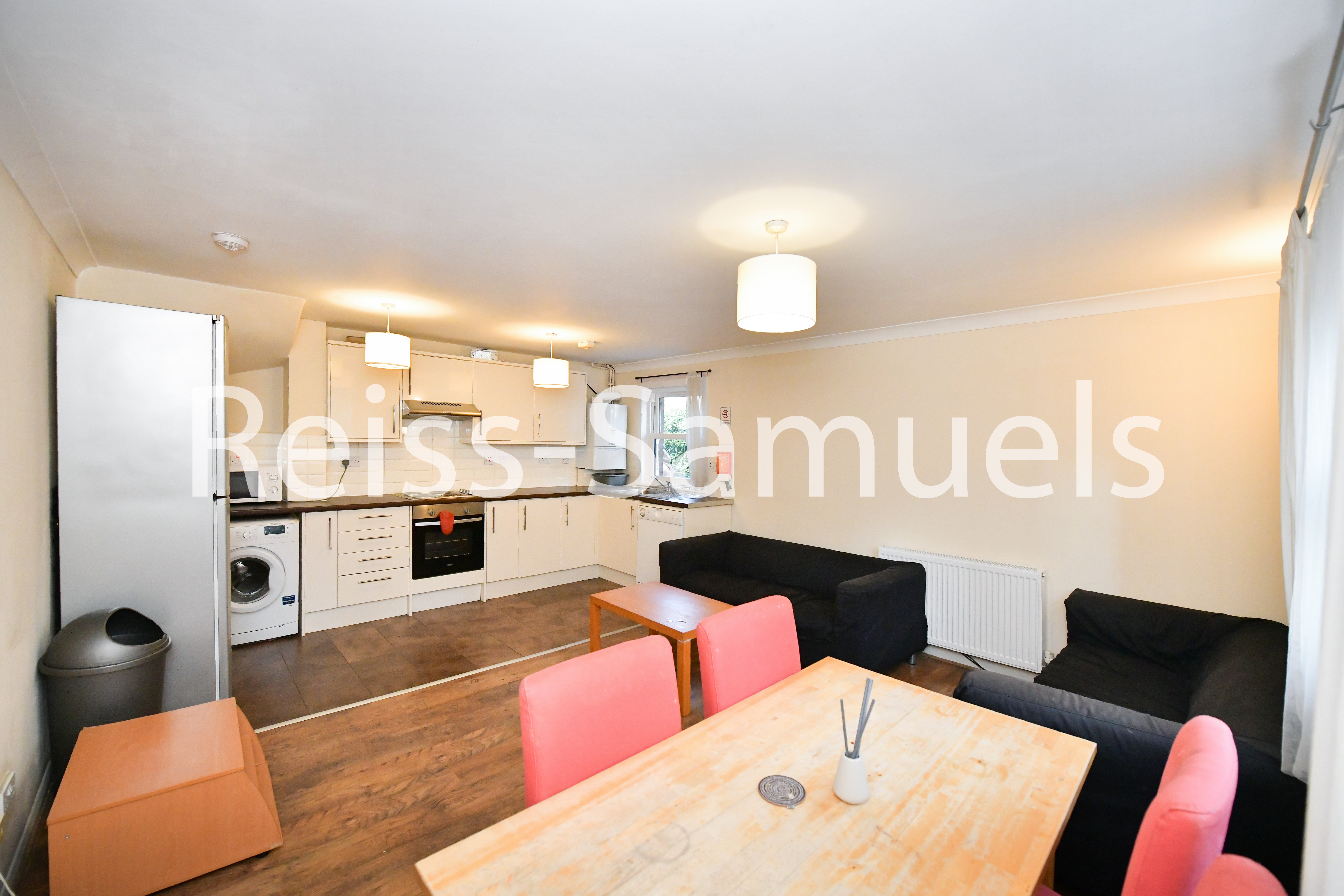 Flat Lockesfield Place in Greater London