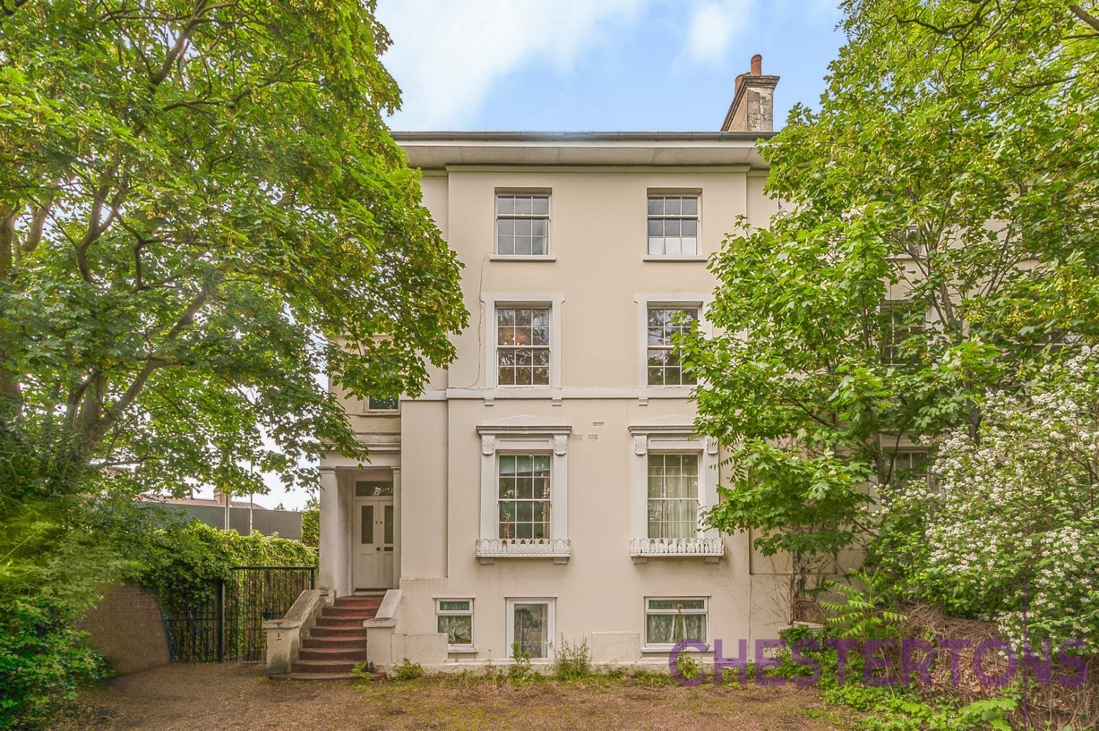 Flat Shooters Hill Road in Greater London