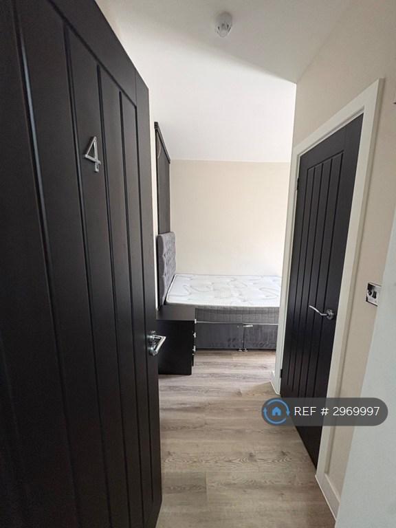 Room Dacy Road in Liverpool