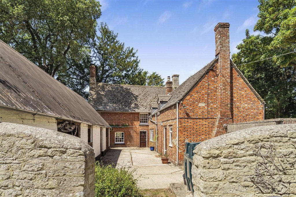 House West End in West Oxfordshire