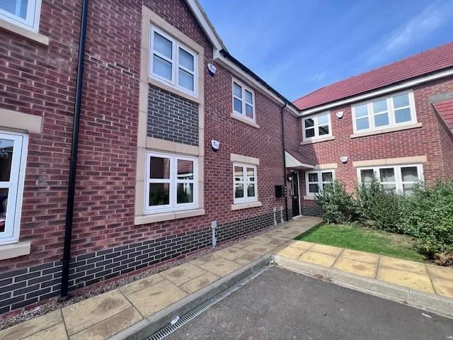 Flat Pintle Place in Derby