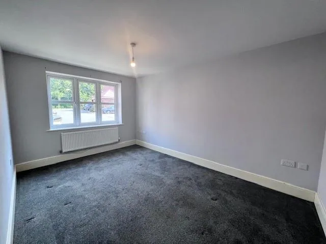 Flat Pintle Place in Derby