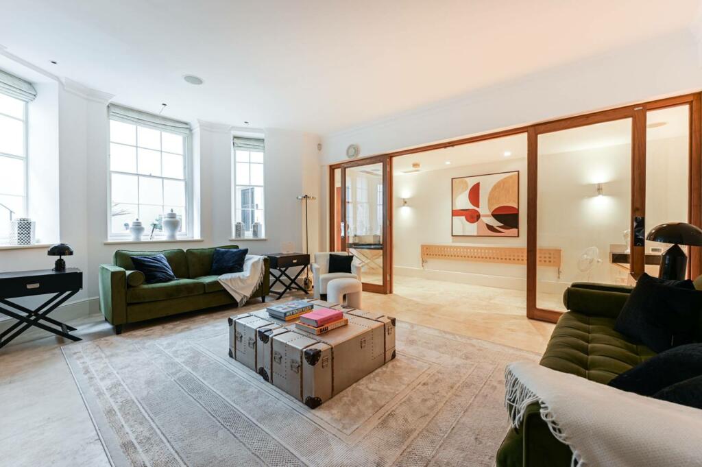Flat St Georges Square in Greater London