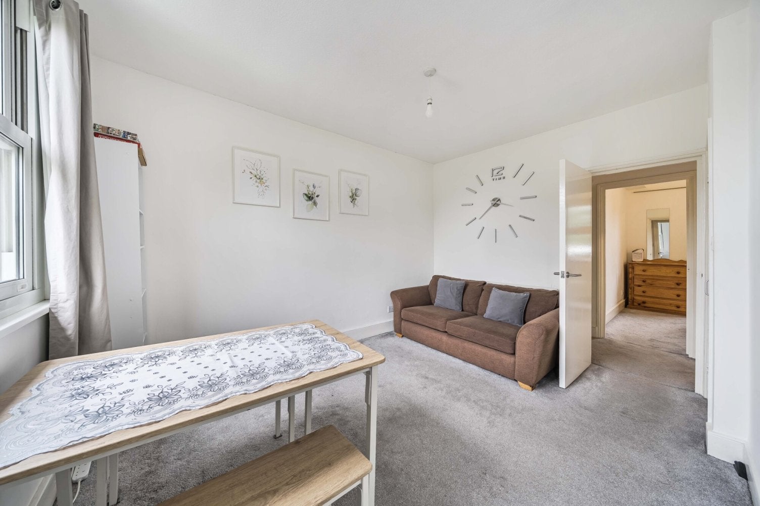Flat Warner Road in Greater London