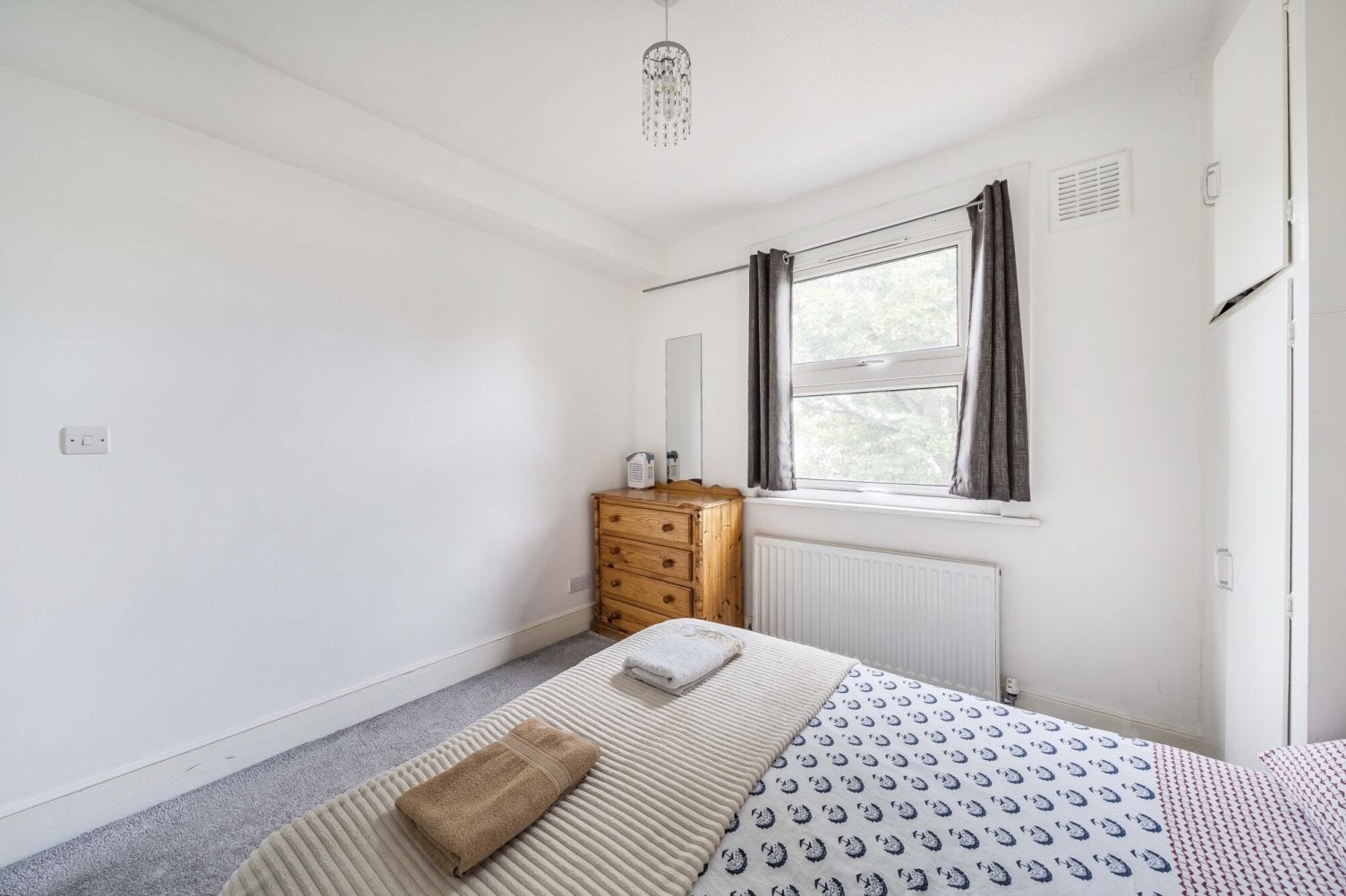Flat Warner Road in Greater London