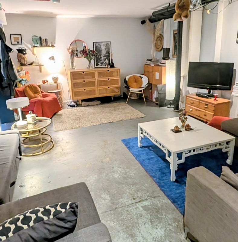 Room Catwalk Place in Greater London