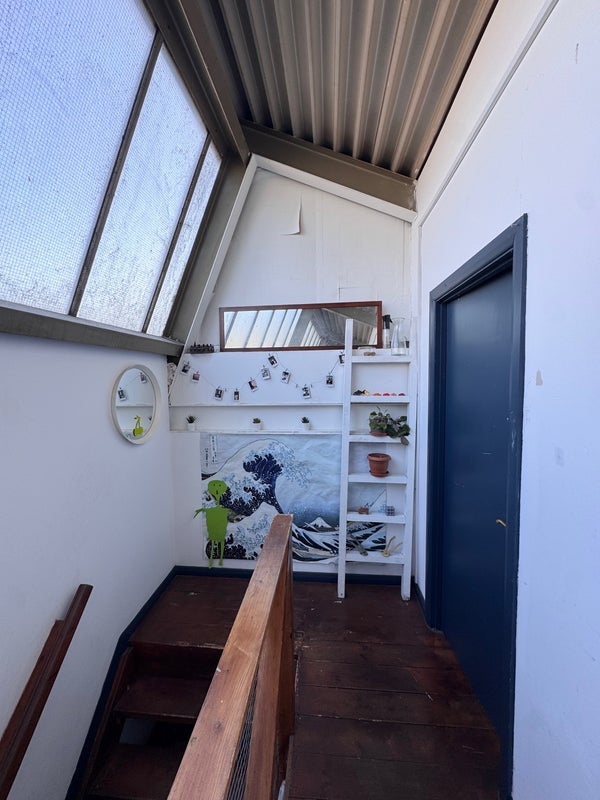 Room Catwalk Place in Greater London