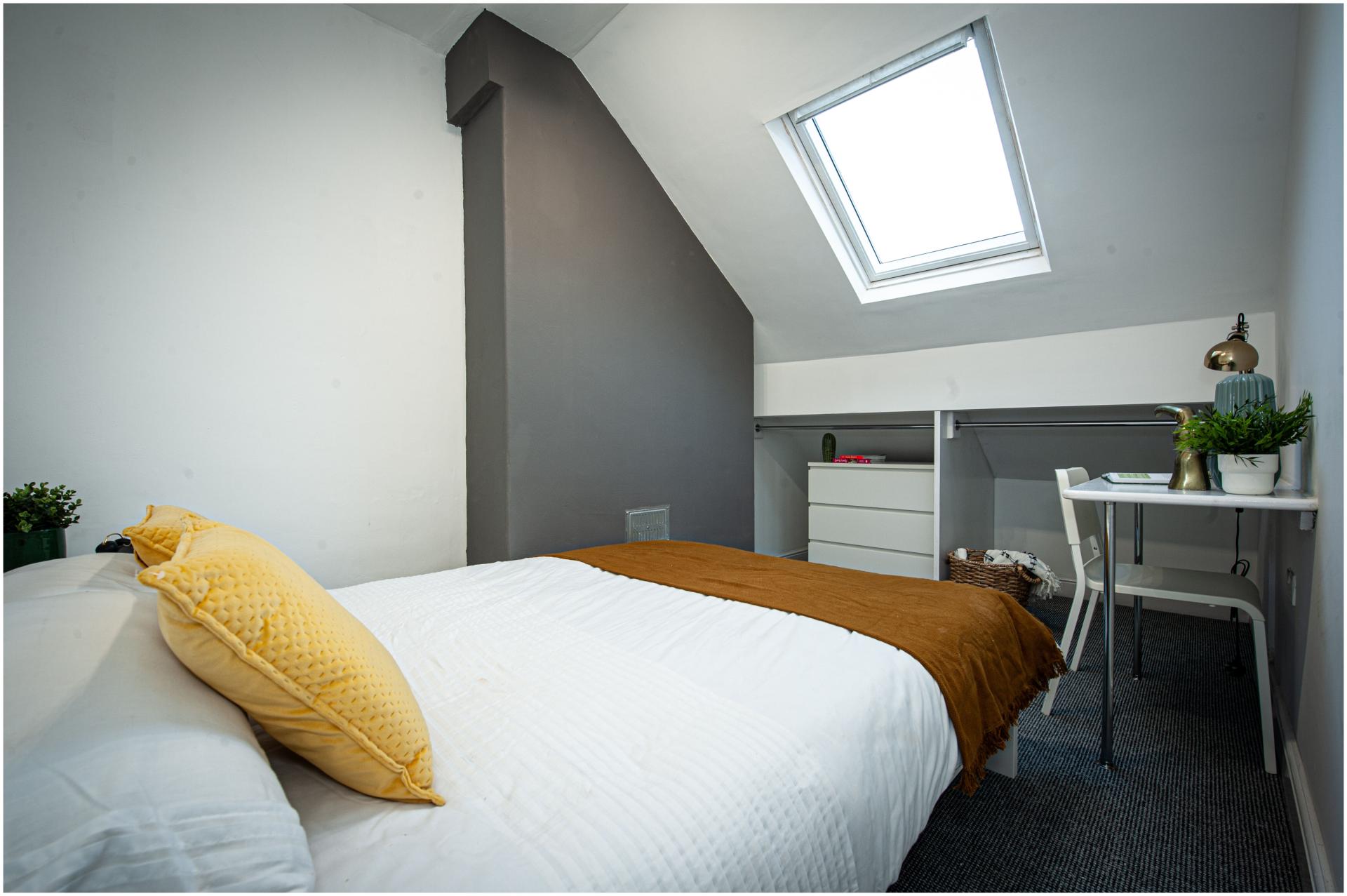 Room St Ann's Mount in Leeds