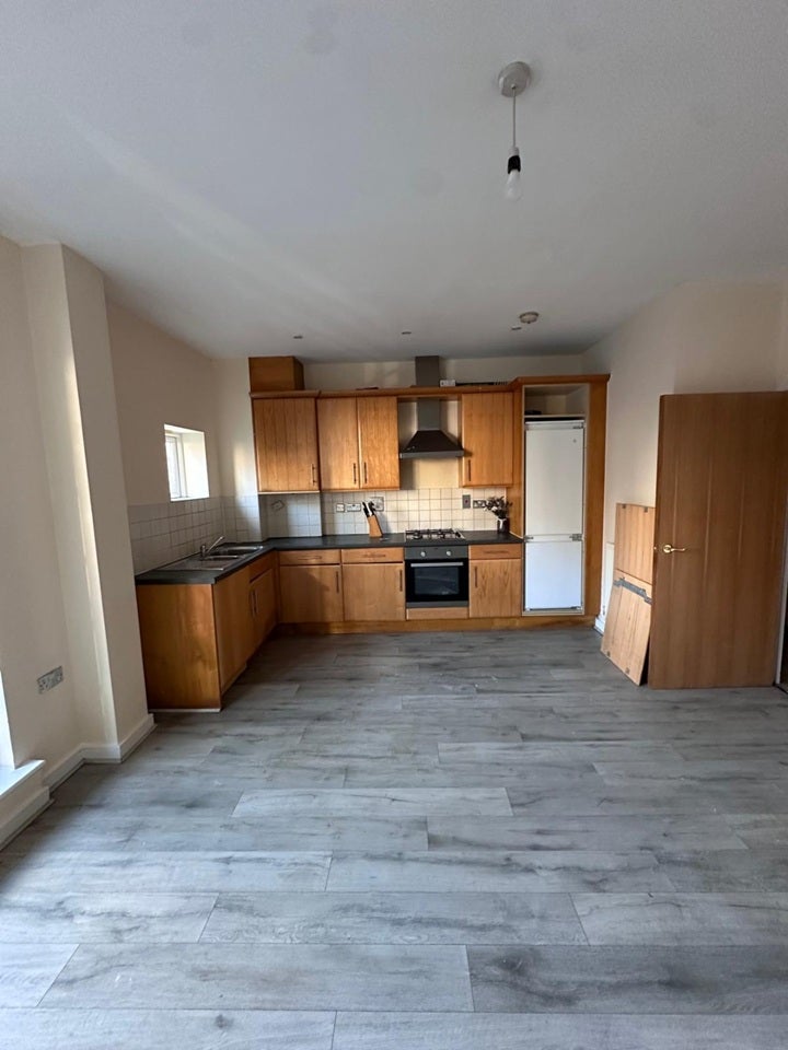 Flat Herent Drive in Greater London