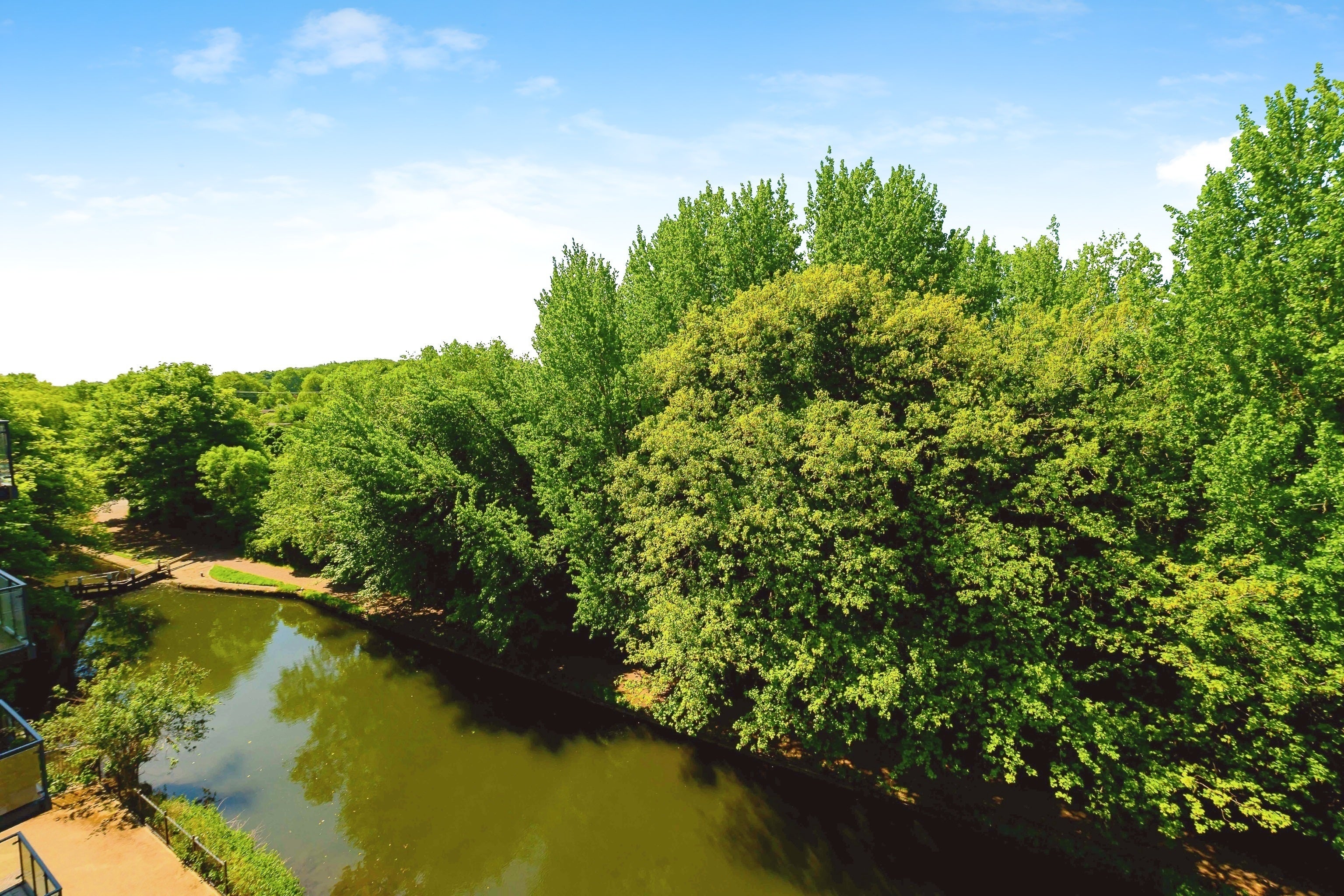 Flat Grand Union Canal in Dacorum