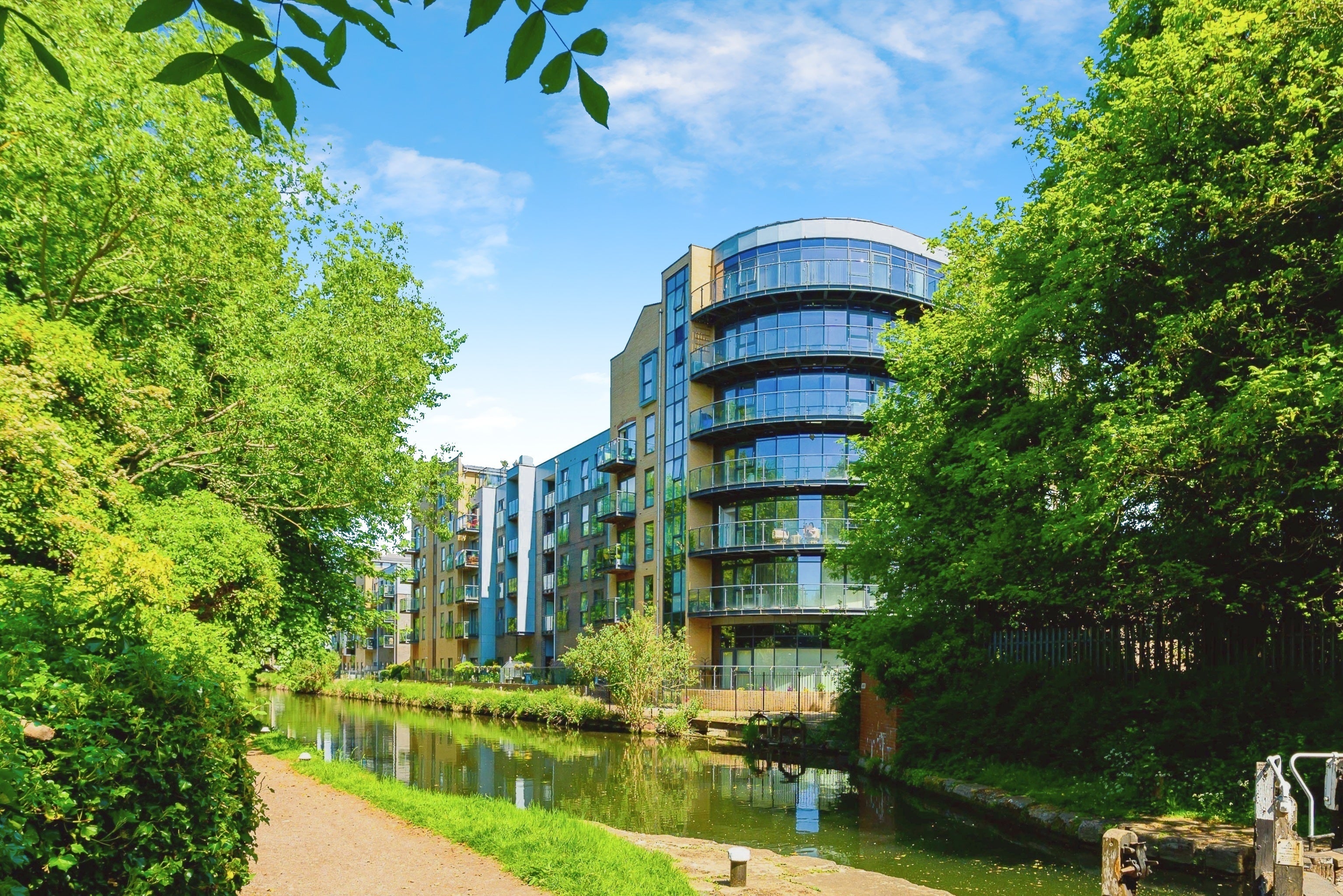 Flat Grand Union Canal in Dacorum
